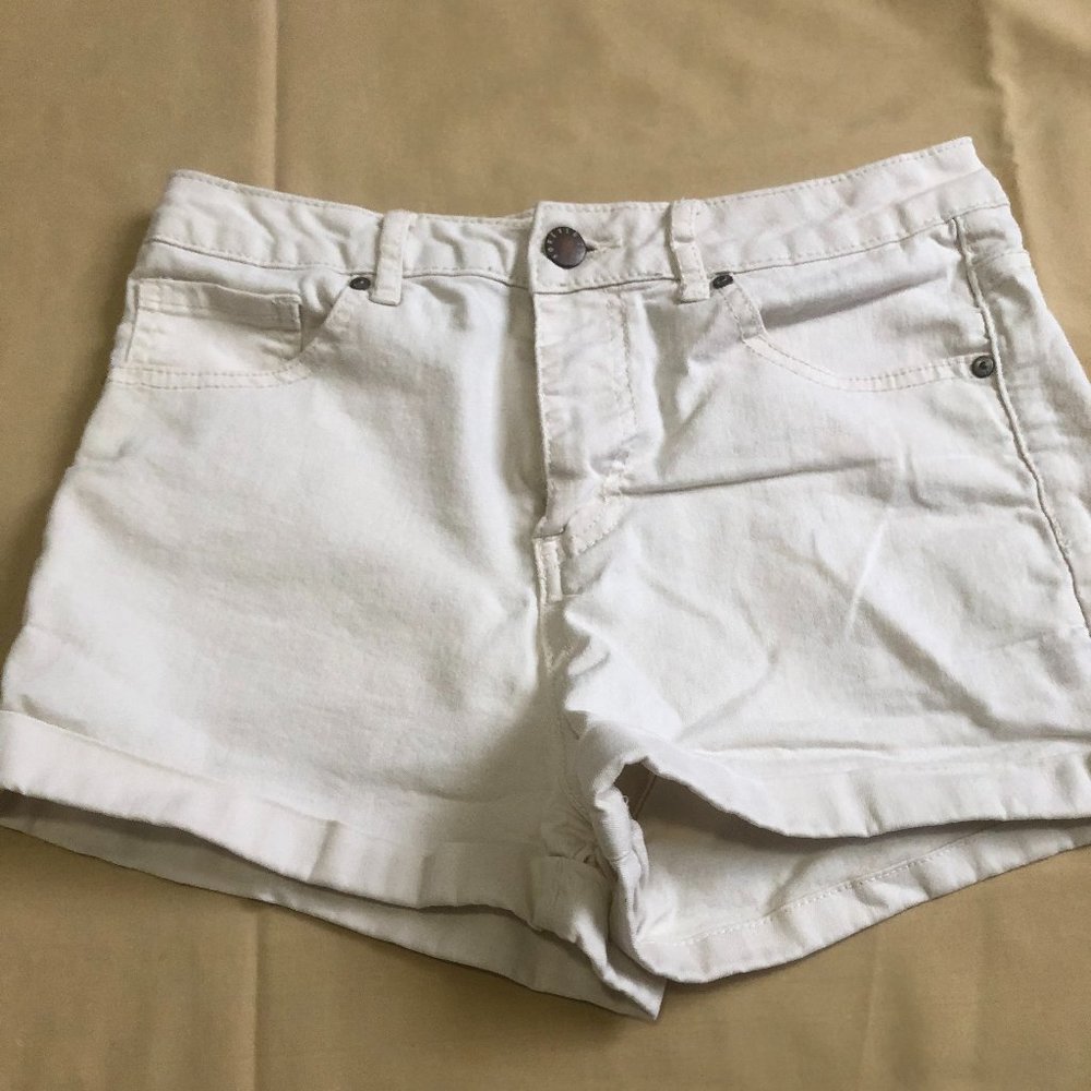 Forever 21 women white jean shorts size 27, 062
